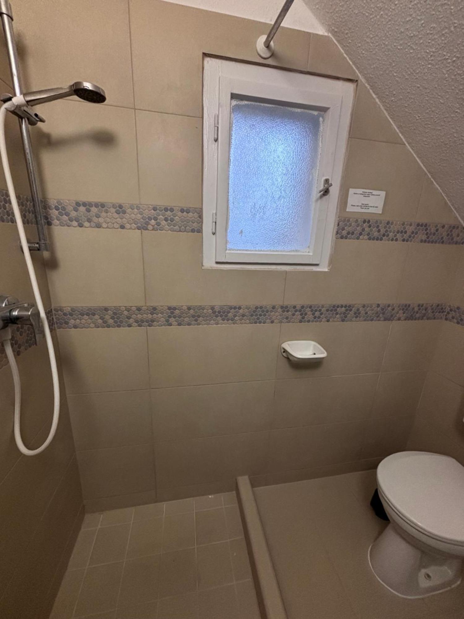 Airportmax Panzio Bed & Breakfast Vecses Exterior photo