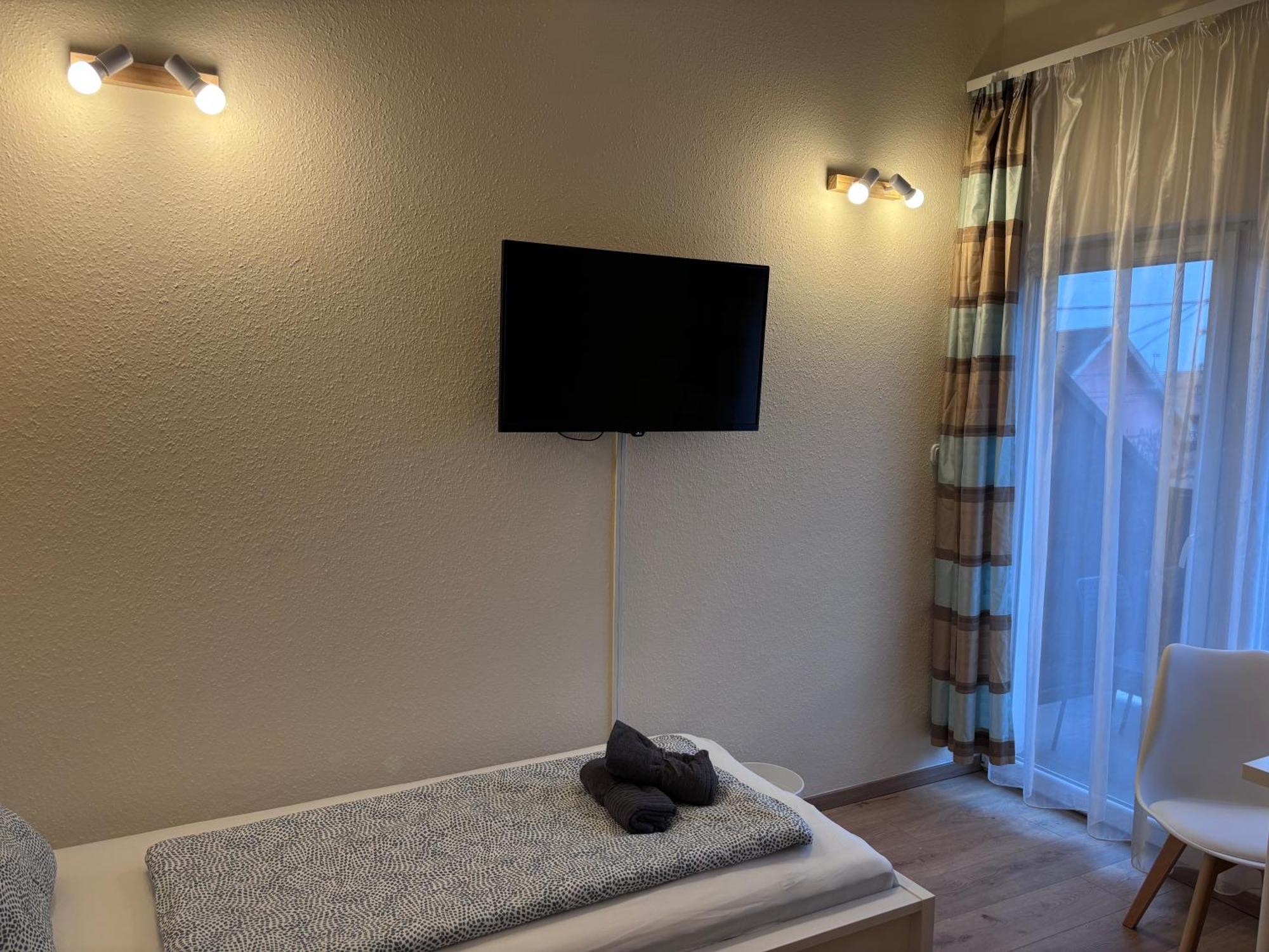 Airportmax Panzio Bed & Breakfast Vecses Exterior photo