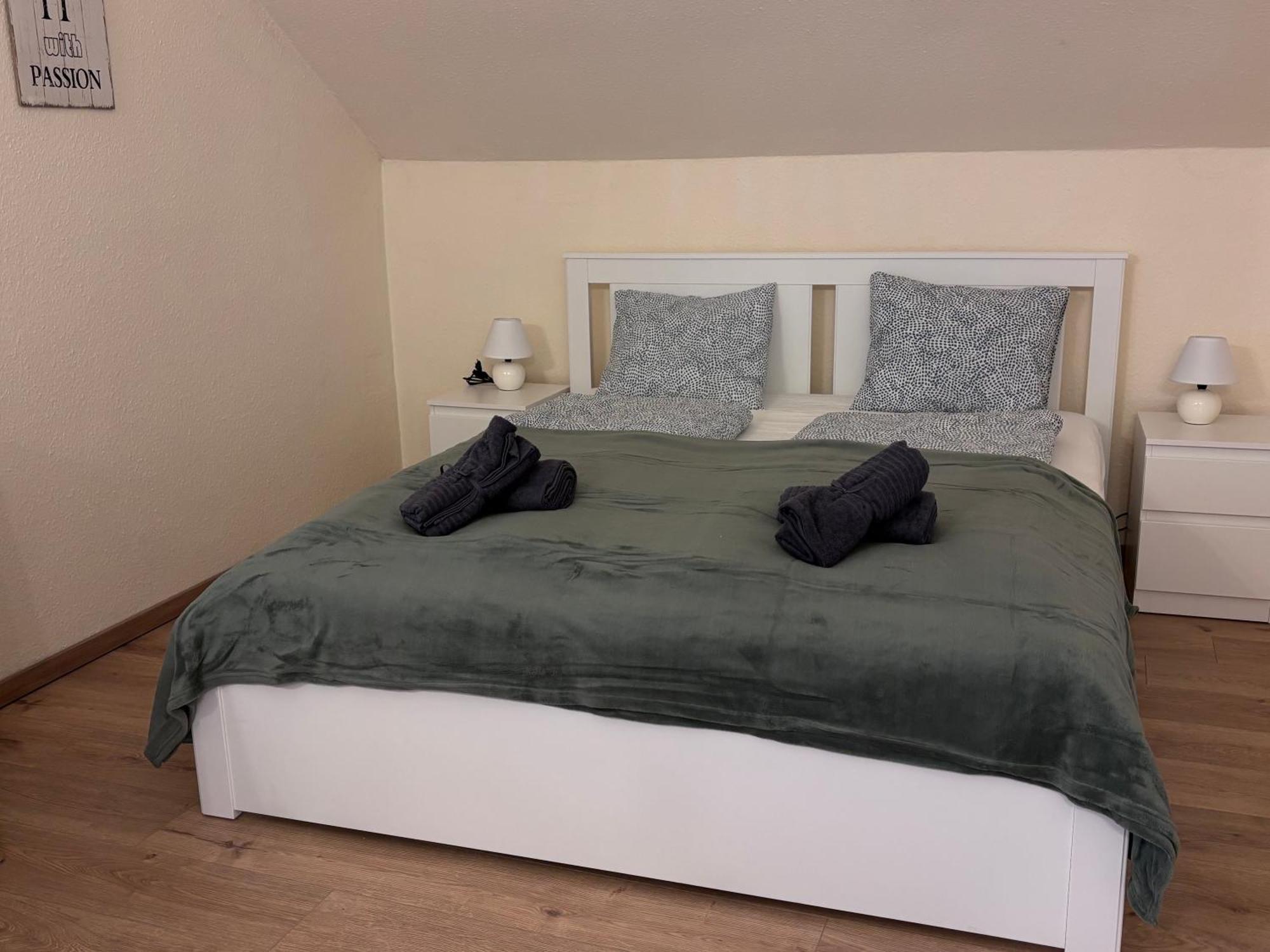 Airportmax Panzio Bed & Breakfast Vecses Exterior photo