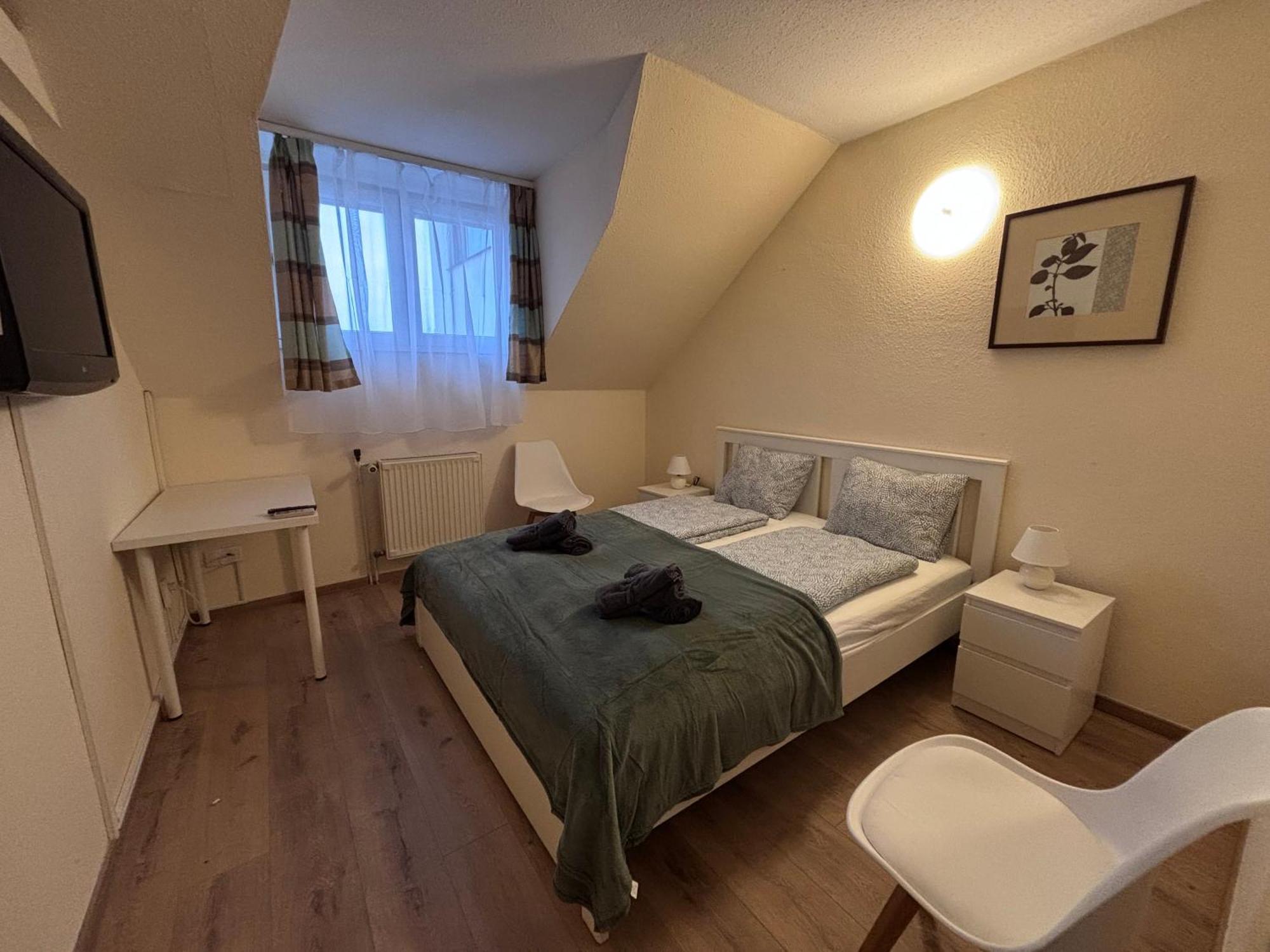 Airportmax Panzio Bed & Breakfast Vecses Exterior photo