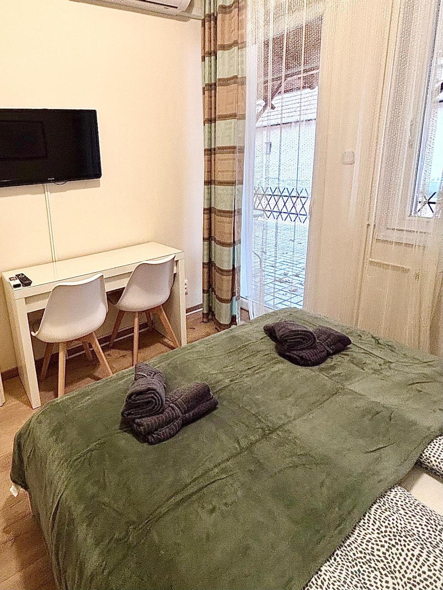 Airportmax Panzio Bed & Breakfast Vecses Exterior photo