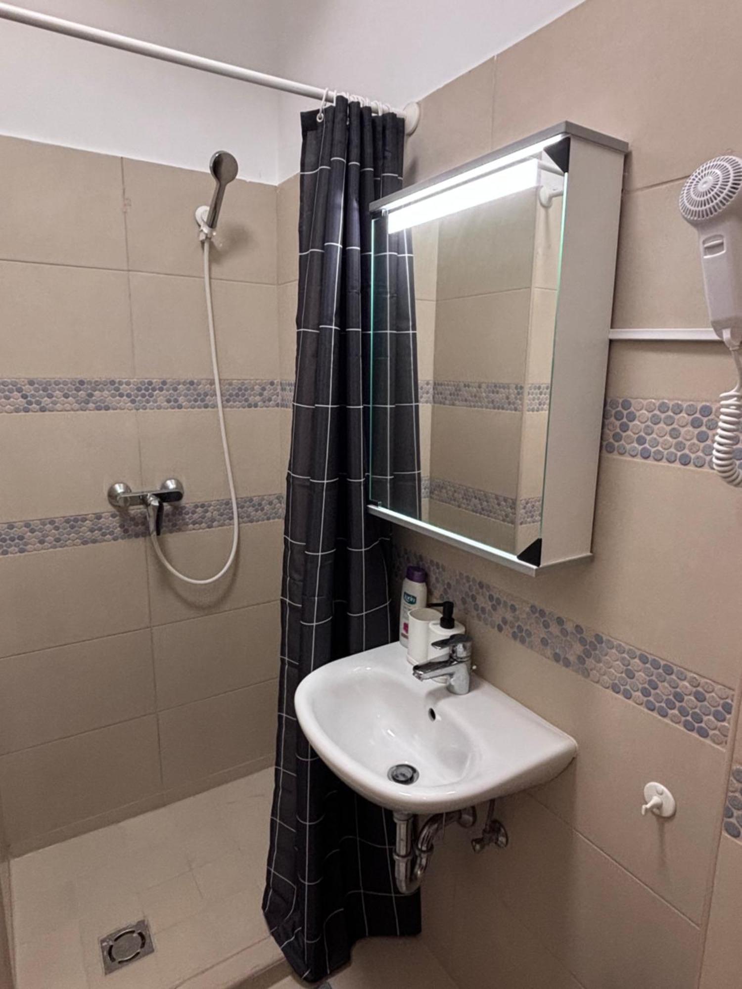 Airportmax Panzio Bed & Breakfast Vecses Exterior photo