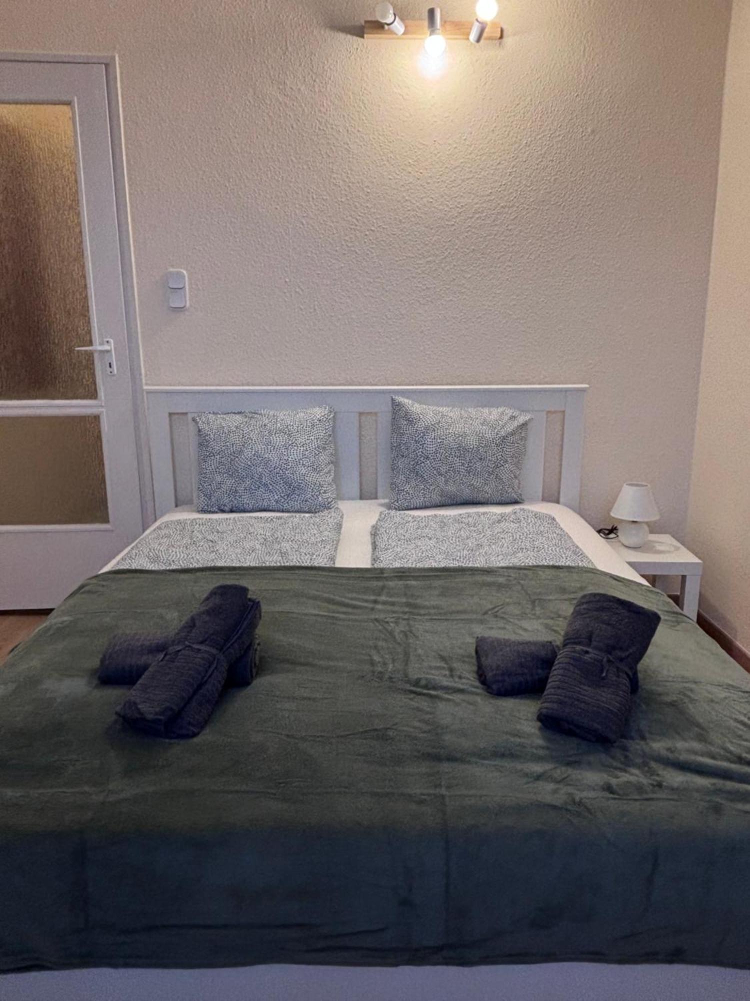Airportmax Panzio Bed & Breakfast Vecses Exterior photo