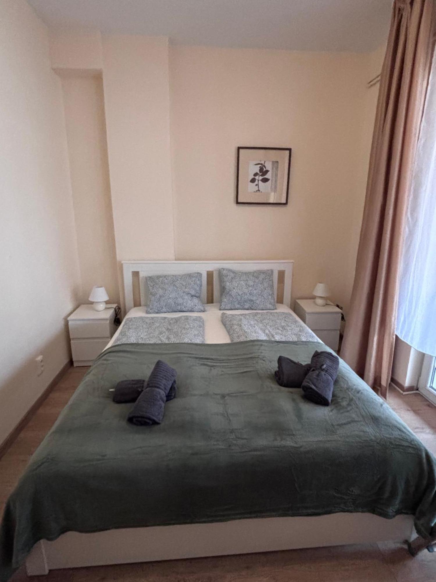 Airportmax Panzio Bed & Breakfast Vecses Exterior photo