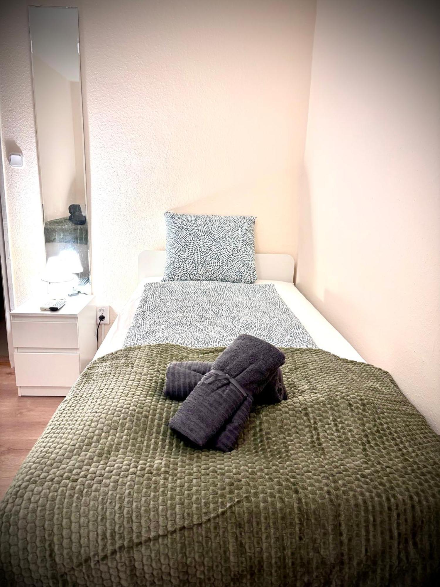 Airportmax Panzio Bed & Breakfast Vecses Exterior photo