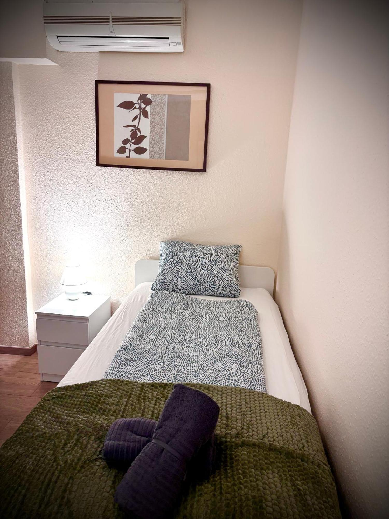 Airportmax Panzio Bed & Breakfast Vecses Exterior photo
