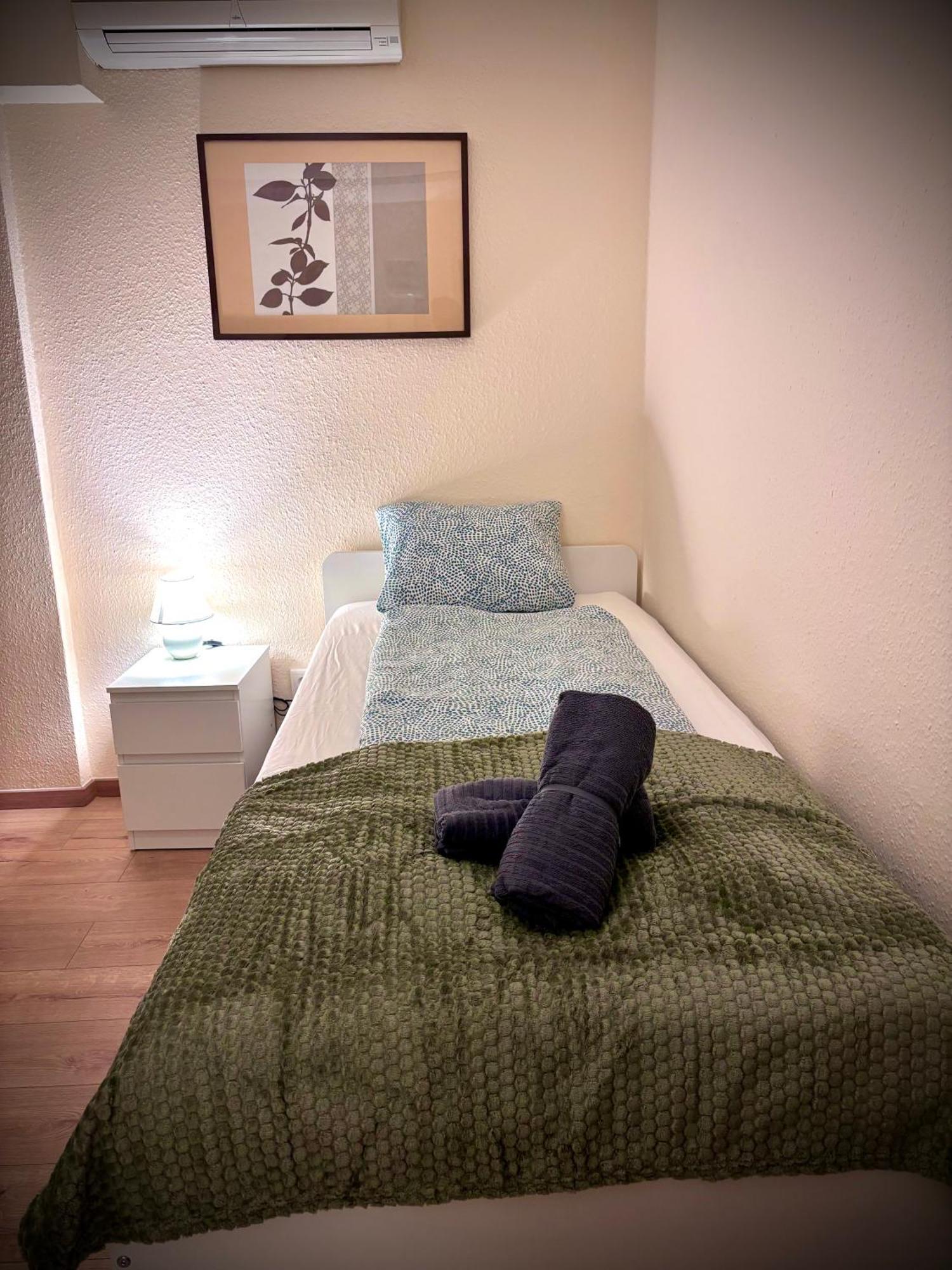 Airportmax Panzio Bed & Breakfast Vecses Exterior photo