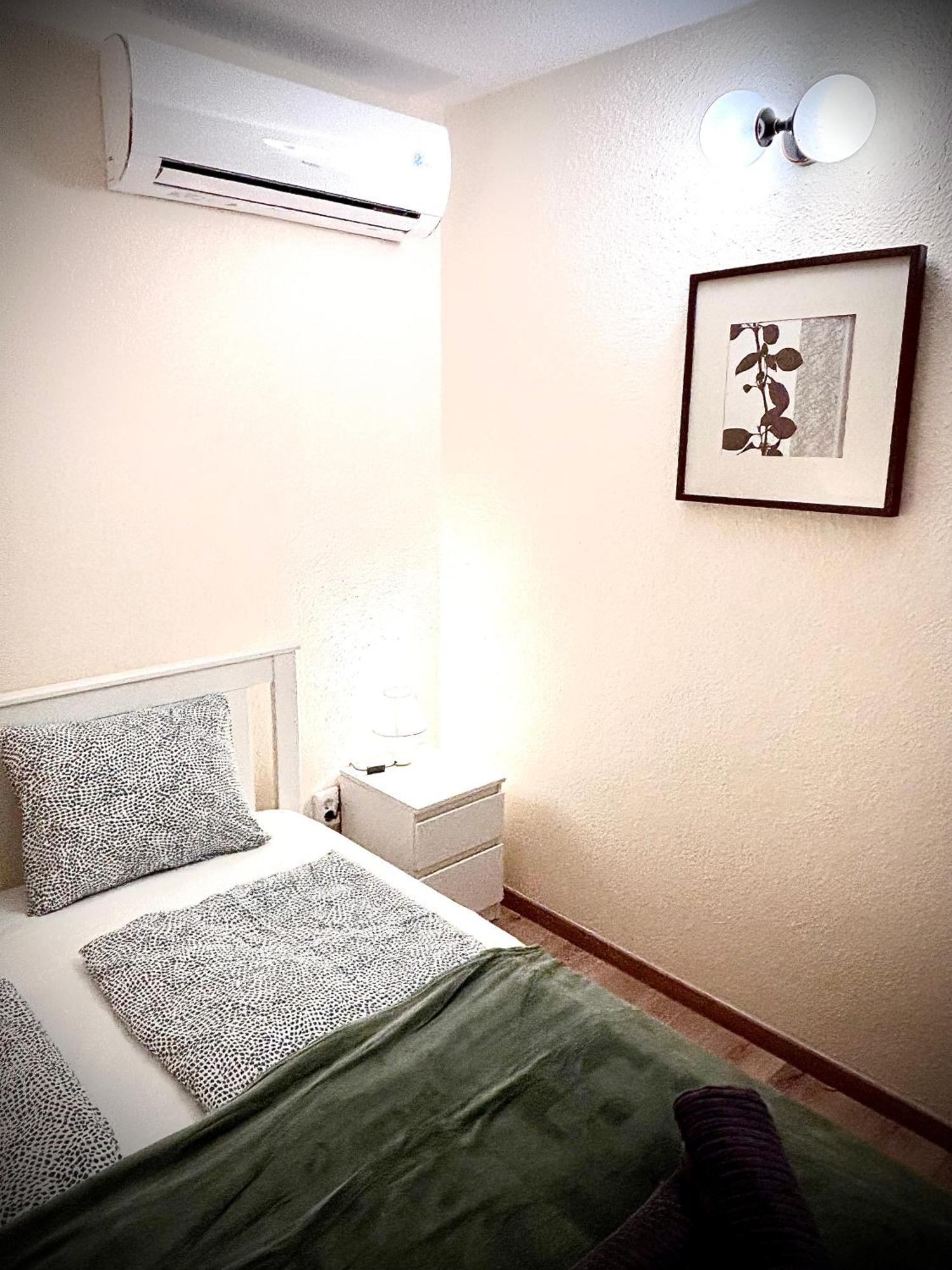 Airportmax Panzio Bed & Breakfast Vecses Exterior photo